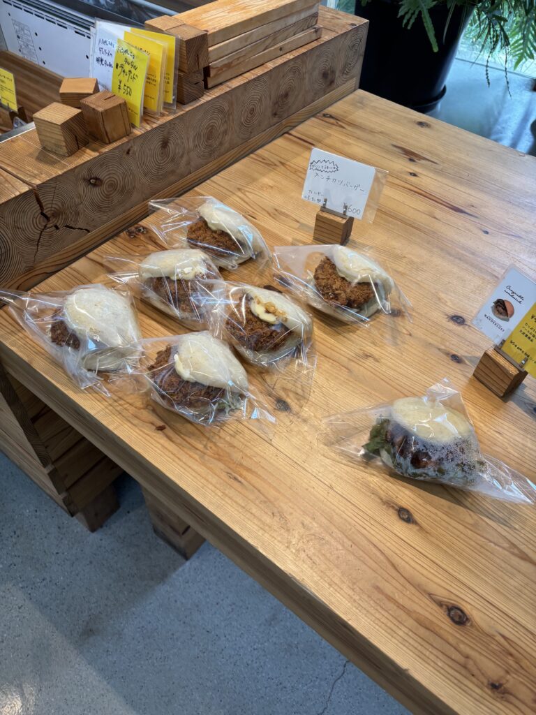 WANDERLUST(ヴァンダラスト)店内のパンの陳列